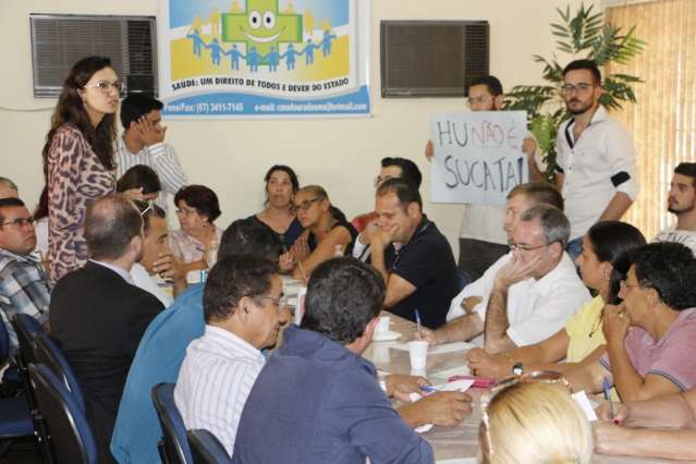 Contrato com HU &eacute; prorrogado por seis meses e MPF promete apurar mortes