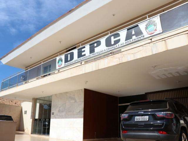 Pai quer pens&atilde;o e induziu filhos a acusarem o irm&atilde;o de estupro, diz tio 