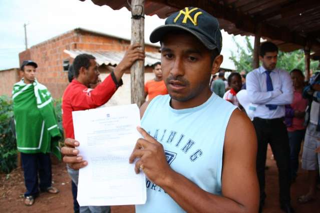 Imobili&aacute;ria exige &aacute;rea e 153 fam&iacute;lias t&ecirc;m 3 dias para deixar casas