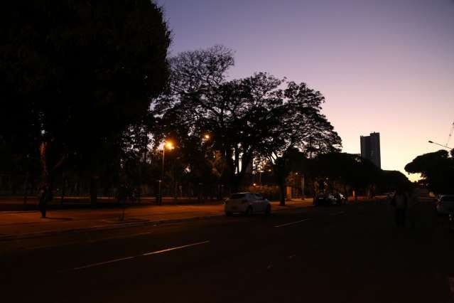 Quinta-feira de céu claro, máxima de 30ºC e baixa umidade em MS