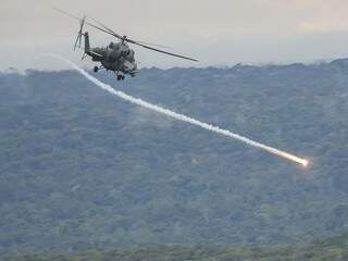 Helicóptero de combate AH-2 Sabre, que será usado em operação. (Foto: Divulgação/FAB)