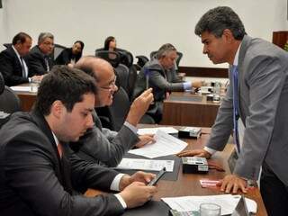 Deputados João Henrique Catan (PR), José Carlos Barbosa (DEM) e Rinaldo Modesto (PSDB), durante sessão na Assembleia (Foto: Luciana Nassar/ALMS)