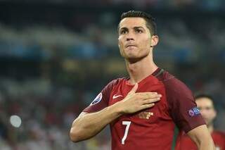 O atacante português Cristiano Ronaldo fez três gols logo na estreia na Copa, e foi diante da Espanha