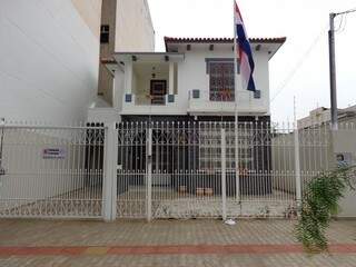 Casa hoje tem serventia nobre, o consulado do Paraguai. (Foto: Fernando Batiston/Planurb)