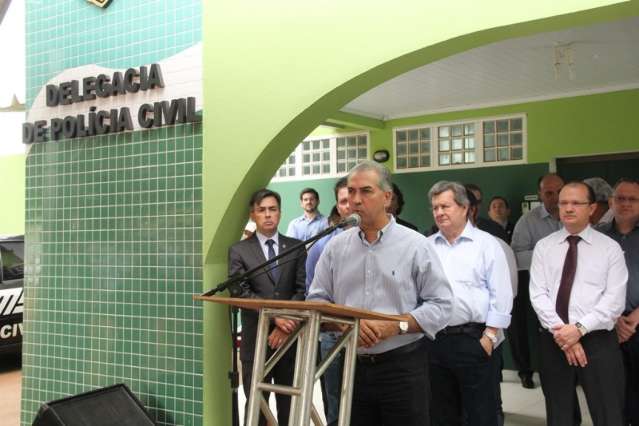 Governador entrega reforma de delegacia ap&oacute;s investimento de R$ 352 mil