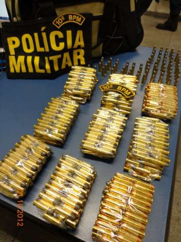 Policiais encontram mil muni&ccedil;&otilde;es em mochila no bagageiro de &ocirc;nibus