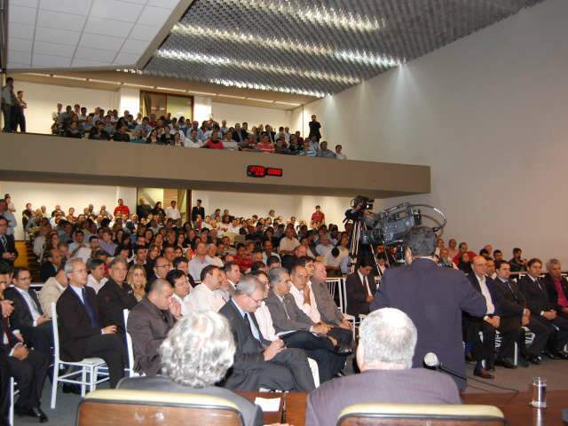  Confer&ecirc;ncia sobre Reforma Pol&iacute;tica lota plen&aacute;rio da Assembleia