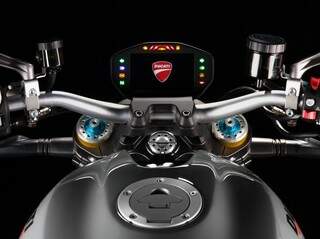 Ducati Monster 1200 S começa a ser vendida no Brasil