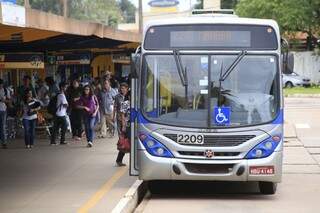Vereadores querem debater o reajuste da tarifa de ônibus na Capital e questionam o valor de R$ 3,50 (Foto: Gerson Walber)