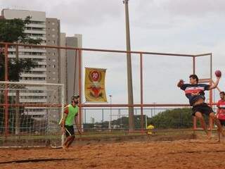 Torneio de handebol ocorre na Praça Esportiva Elias Gadia (Foto: Divulgação)