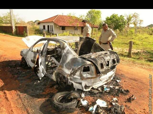  Homem &eacute; sequestrado e tem carro incendiado em Tr&ecirc;s Lagoas 