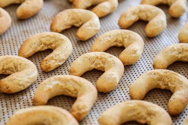Para pre&ccedil;o continuar o mesmo, chipa de R$ 1 perde peso na Capital