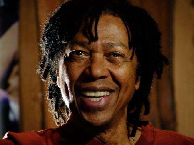 Ingressos para show de Djavan v&atilde;o de R$ 150,00 individual a R$ 3,2 mil a mesa