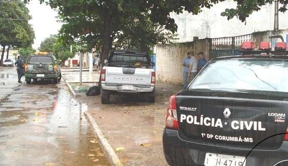 Homem de 38 anos &eacute; encontrado morto dentro de caminhonete em Corumb&aacute;