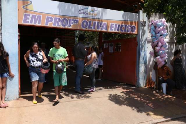 Volunt&aacute;rios na elei&ccedil;&atilde;o comemoram recompensa com folga no trabalho
