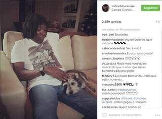 A publicação feita em seu perfil no Instagram,  mostra que o cantor já está em Campo Grande. (Foto: reprodução Instagram)