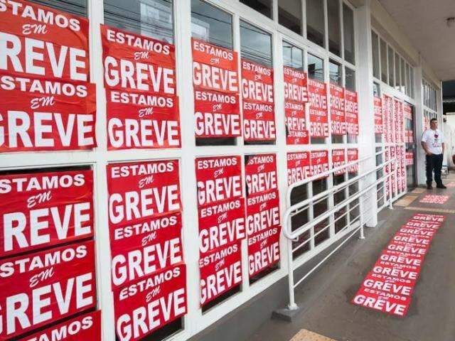 Banc&aacute;rios voltam a negociar reajuste e fim da greve nesta ter&ccedil;a-feira