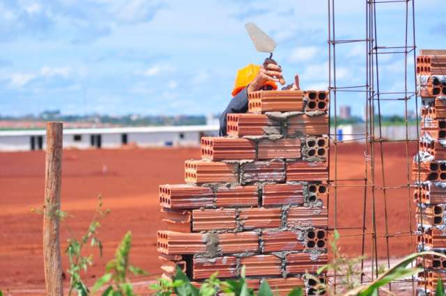 Reinaldo anuncia R$ 1,2 milh&atilde;o para abrir hospital de cirurgias