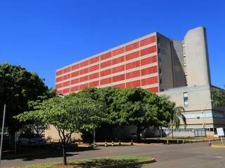 Fachada do Hospital Regional de MS, em Campo Grande. (Foto: Marcos Ermínio/Arquivo).
