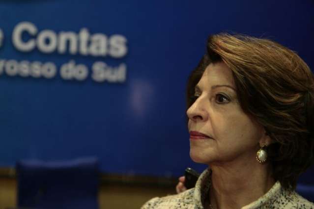 Relatora prop&otilde;e concurso para professores e mais gastos com sa&uacute;de