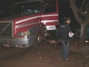 Caminhoneiro &eacute; morto com seis tiros depois de discutir com motociclista 