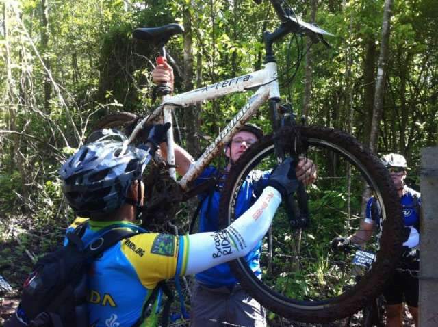 Com s&oacute; 1 m&ecirc;s na ativa, leitora j&aacute; encarou 70 km de pedalada no &quot;Sopa de Pedra&quot;