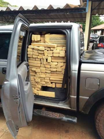Pol&iacute;cia Federal apreende 2 toneladas de maconha na MS-395
