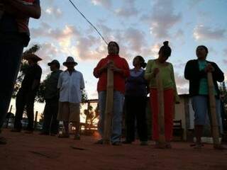 Indígenas durante apresentação para o Campo Grande News, em visita ao local no ano passado. (Foto: Arquivo) 