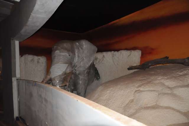 De mutir&atilde;o c&iacute;vico a secret&aacute;rio suando na obra, lembre promessas do Aqu&aacute;rio