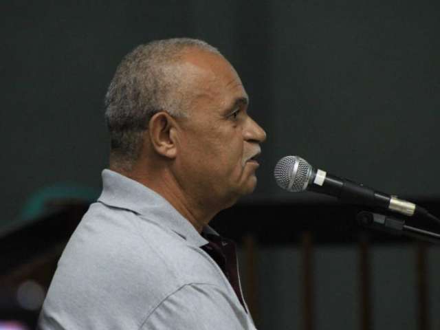 &quot;Tentei tirar a arma dela e disparou&quot;, diz PM que matou mulher com 4 tiros