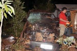 Caminhonete atropela homem a cavalo e dois morrem na BR-267