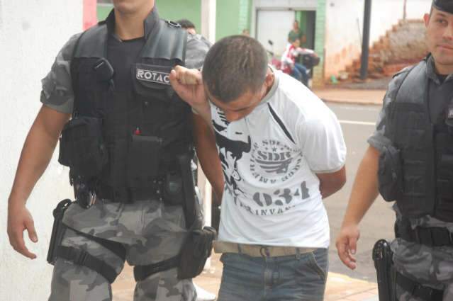  Coronel feito ref&eacute;m ficou na chuva por 4 horas e avisou pol&iacute;cia de cemit&eacute;rio
