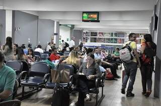 Saguão do aeroporto de Dourados; movimento de passageiros voltou a crescer em setembro (Foto: Divulgação/A. Frota)