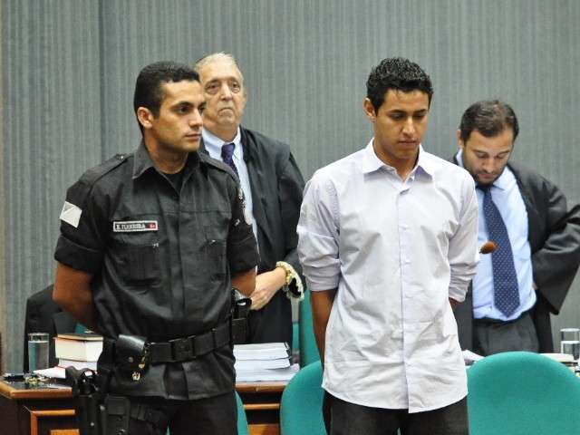 R&eacute;u por emprestar arma usada em assassinato diz que n&atilde;o sabia de nada