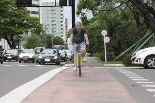 Ciclovias trazem segurança para ciclistas (Foto: Cléber Gellio)