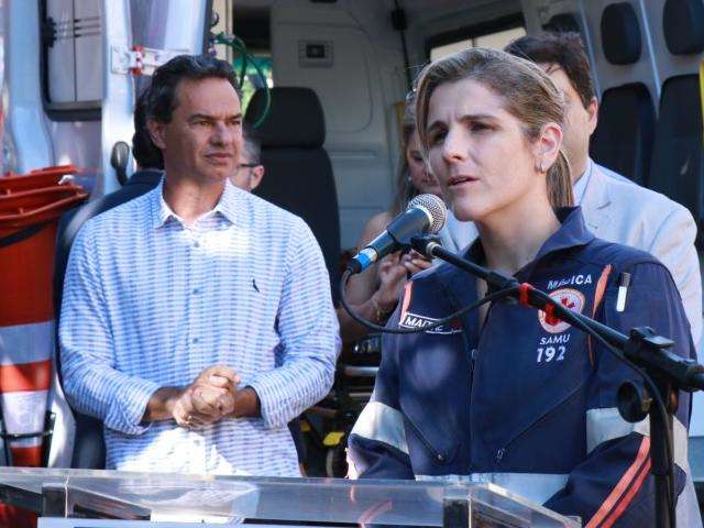 Prefeitura entrega tr&ecirc;s novas ambul&acirc;ncias e Samu substitui viaturas antigas