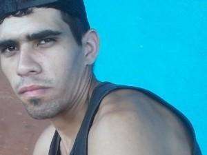 Jovem de 24 anos morre atingido por raio enquanto falava ao celular 