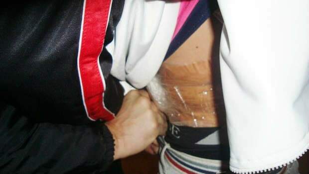  Em Corumb&aacute;, Pol&iacute;cia apreende pasta base de coca&iacute;na presa ao corpo de adolescente 