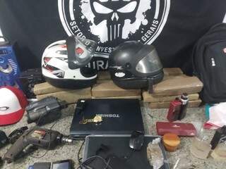 Objetos que foram furtados pela dupla dos imóveis invadidos. (Foto: Divulgação/SIG) 