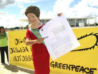 Ambientalistas fizeram manifesto em Brasília por veto da presidente ao Código Florestal. (Foto: Reuters)