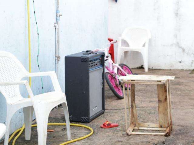Discuss&atilde;o por som alto termina com disparos e uma pessoa ferida no Sayonara