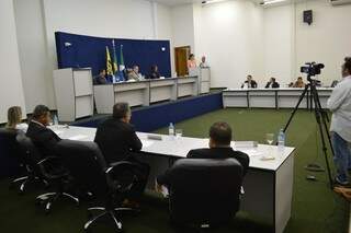 Vereadores reunidos na Comissão Processante. (Foto:Kleber Souza/ Rio Pardo News)