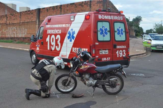 Motociclista n&atilde;o para na preferencial e fica ferido em colis&atilde;o na Capital