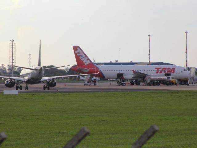 Empresa a&eacute;rea &eacute; notificada por operar com alvar&aacute; vencido no aeroporto