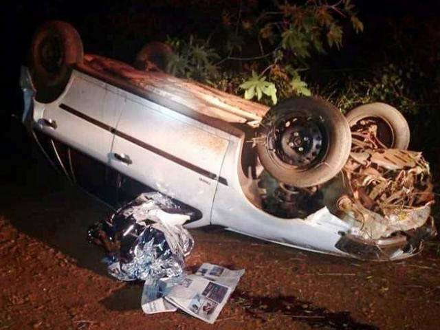 Motorista de 28 anos morre ap&oacute;s perder controle e capotar carro 