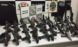Armas enviadas por Marcelo Piloto e apreendidas em SP, em maio (Foto: Divulgação)