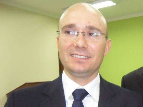 Em semin&aacute;rio, juiz faz palestra sobre projeto de Camapu&atilde; para acolher crian&ccedil;as