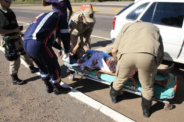 Caminhoneiro de 37 anos &eacute; baleado durante tentativa de assalto 