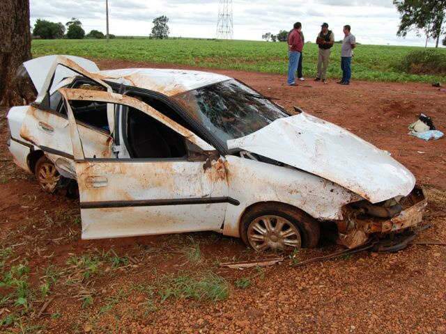  Beb&ecirc; morre em acidente entre carro e carreta na BR-163 em Caarap&oacute;