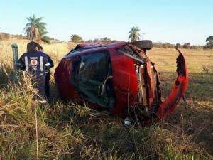 Em sete horas, três carros capotam em trecho em obras de rodovia